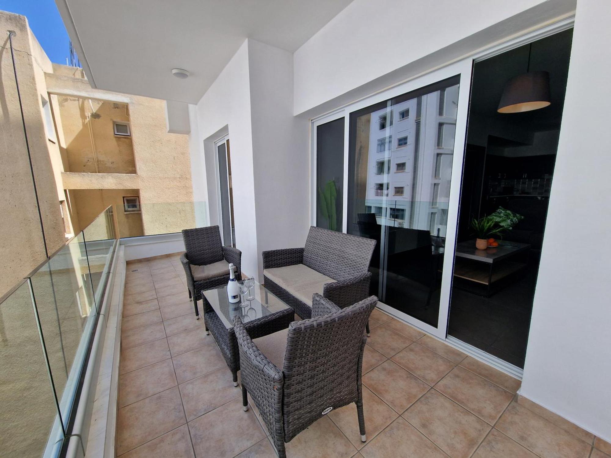 Tropical Paradise 200M From Finikoudes Beach ลาร์นาคา ภายนอก รูปภาพ